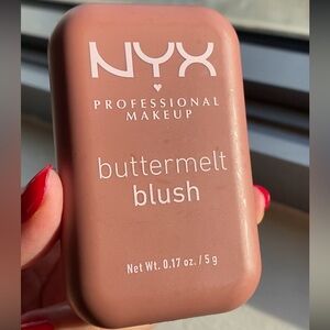 NYX Buttermelt Blush in Feeling Butta